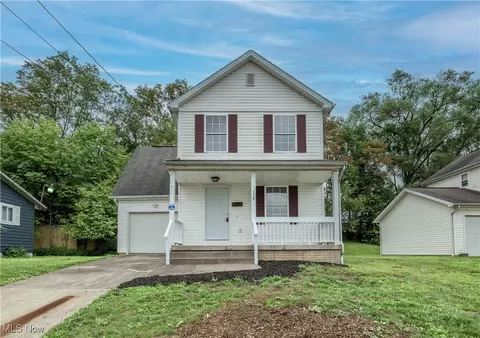 134 Chambers St, Campbell, OH 44405