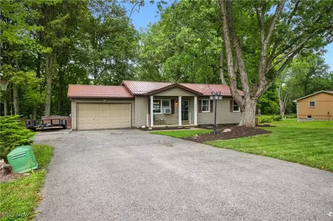 46412 Dogwood Cir, New Waterford, OH 44445