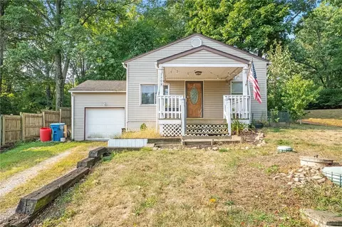 1200 Abington Rd, Akron, OH 44312