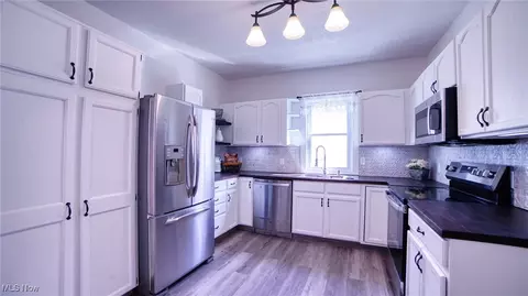 5508 Adams Ave, Ashtabula, OH 44004 photo 2