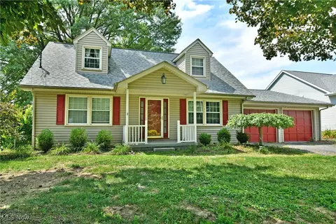 1141 Howell Ave, East Palestine, OH 44413