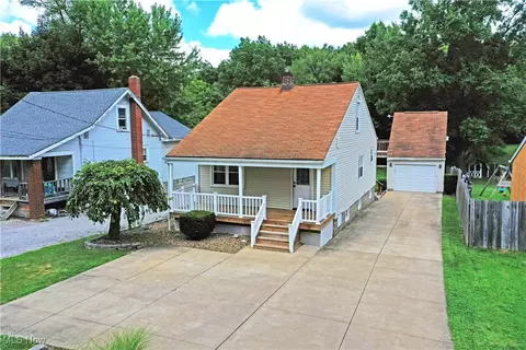 1120 Tibbetts Wick Rd, Girard, OH 44420