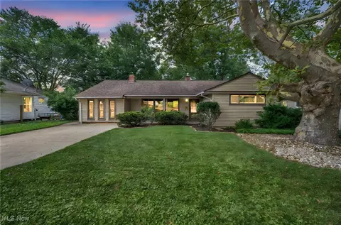 6440 Springwood Rd, Parma Heights, OH 44130