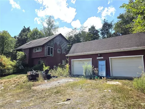 853 Hartwood Rd NW, Dellroy, OH 44620