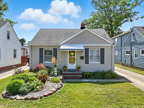 444 E 326th St, Willowick, OH 44095
