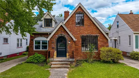 4373 W 52nd St, Cleveland, OH 44144