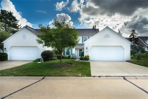 5936 Halle Farm Dr, Willoughby, OH 44094