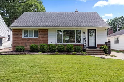 7277 Grant Blvd, Middleburg Heights, OH 44130
