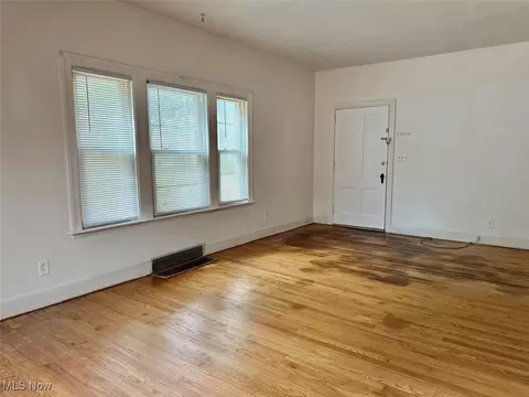 227 6th St, Elyria, OH 44035 photo 12