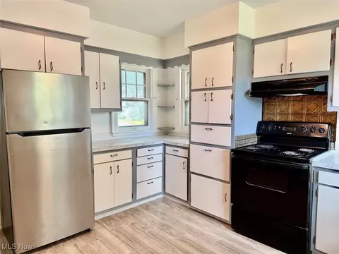 227 6th St, Elyria, OH 44035 photo 24