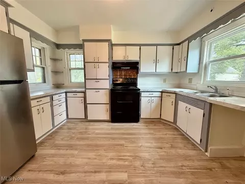 227 6th St, Elyria, OH 44035 photo 29
