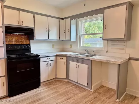 227 6th St, Elyria, OH 44035 photo 27