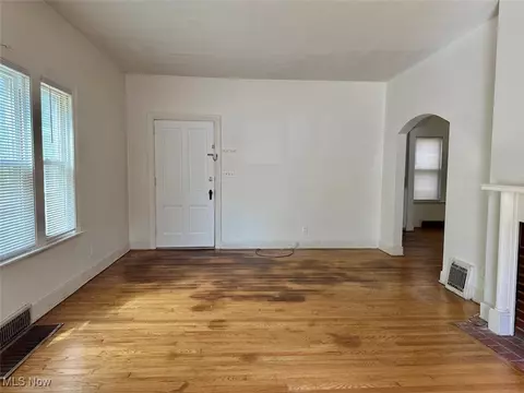 227 6th St, Elyria, OH 44035 photo 11