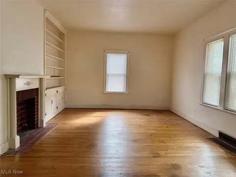 227 6th St, Elyria, OH 44035 photo 7