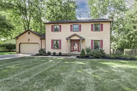 9388 Kellogg Creek Dr, Mentor, OH 44060