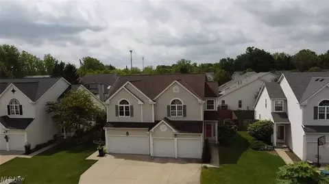 23275 Chandlers Ln, Olmsted Falls, OH 44138