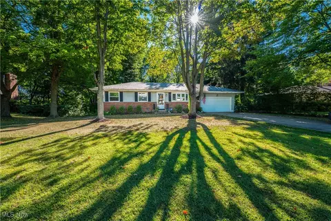 3141 Fair Oaks Dr, Norton, OH 44203