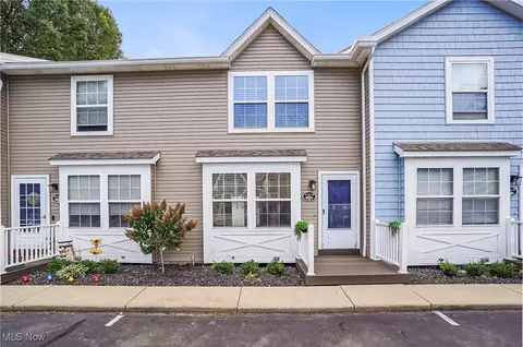 3258 Woodland Trl # B, Cortland, OH 44410