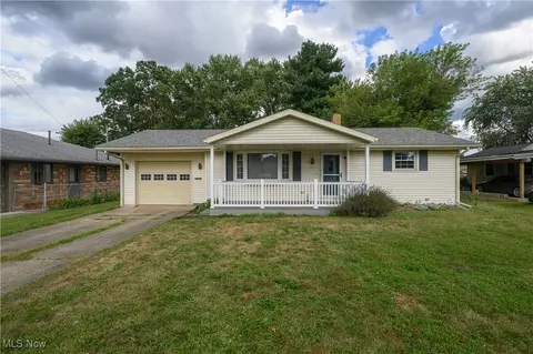 635 Jordan Dr NW, New Philadelphia, OH 44663