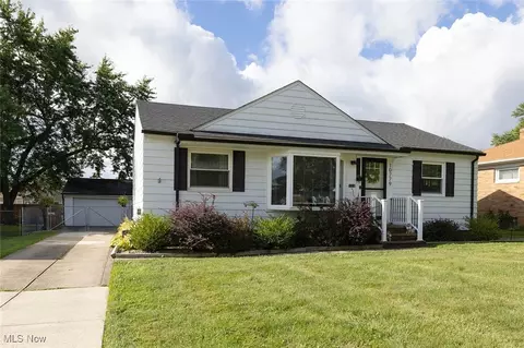 10779 Richard Dr, Parma, OH 44130