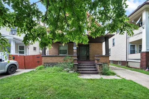 2062 W 87th St, Cleveland, OH 44102