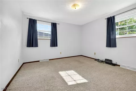 4061 Kenyon Ave, Lorain, OH 44053 photo 25