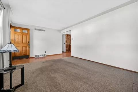 4061 Kenyon Ave, Lorain, OH 44053 photo 7