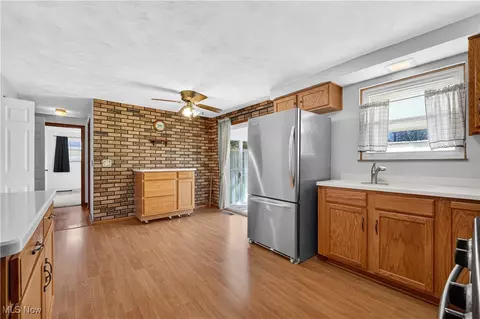 4061 Kenyon Ave, Lorain, OH 44053 photo 9