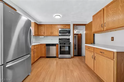 4061 Kenyon Ave, Lorain, OH 44053 photo 12
