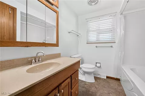 4061 Kenyon Ave, Lorain, OH 44053 photo 27