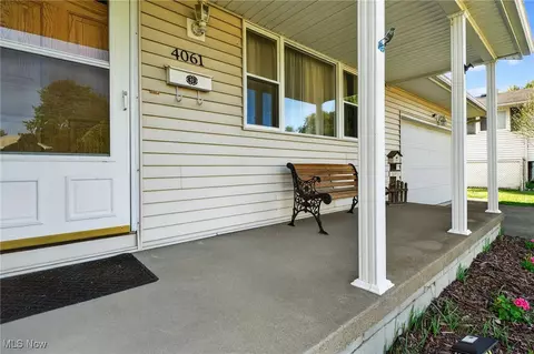 4061 Kenyon Ave, Lorain, OH 44053 photo 2