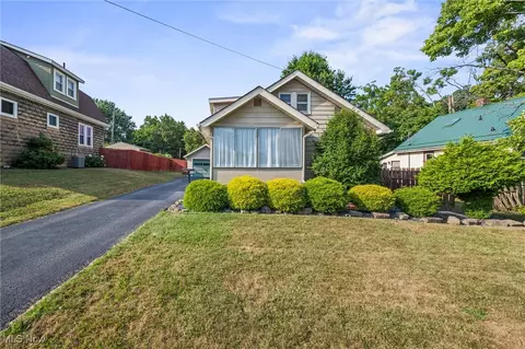 118 Prospect St, Columbiana, OH 44408