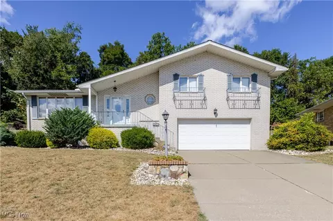 155 Forest Rd, Weirton, WV 26062