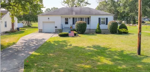 149 Edward St NW, Warren, OH 44483