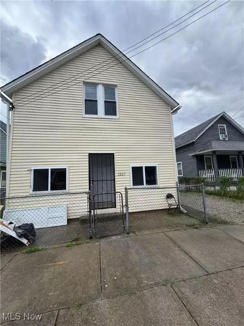 3207 W 44th St, Cleveland, OH 44109