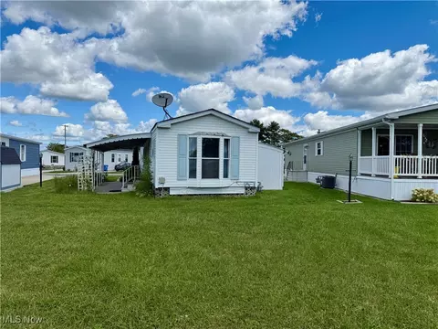 129 Gull Dr, Elyria, OH 44035