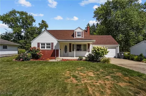 38 Skyline Dr, Canfield, OH 44406