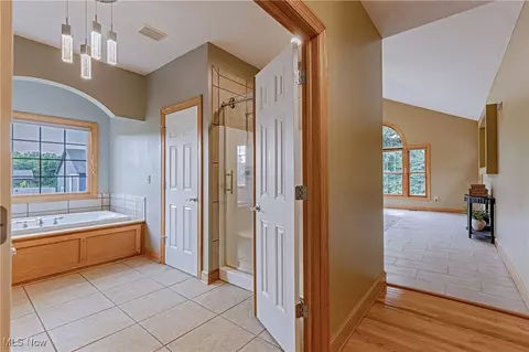 Entry Way - 6240 Tim Dr, Wadsworth, OH 44281 photo 3 of 6
