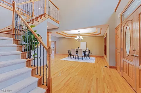 Entry Way - 6240 Tim Dr, Wadsworth, OH 44281 photo 4 of 6