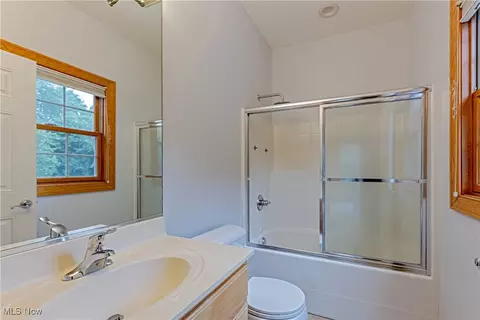 Bath - 6240 Tim Dr, Wadsworth, OH 44281 photo 3 of 5