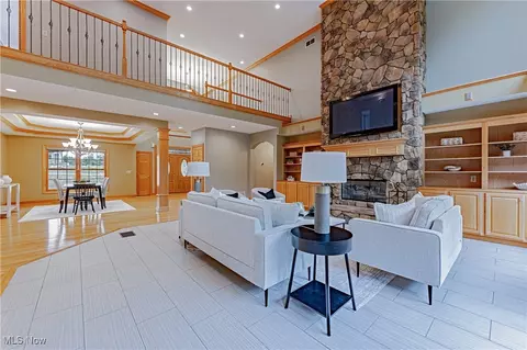 Living - 6240 Tim Dr, Wadsworth, OH 44281 photo 4 of 5