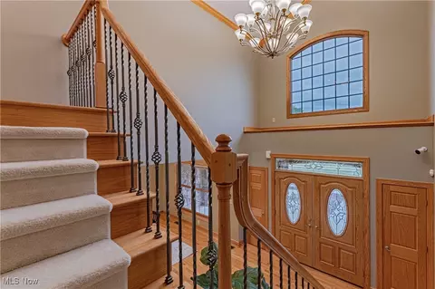 Entry Way - 6240 Tim Dr, Wadsworth, OH 44281 photo 5 of 6