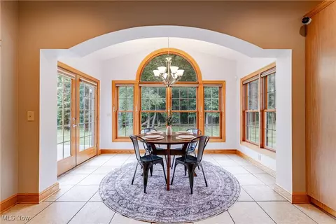 Dining - 6240 Tim Dr, Wadsworth, OH 44281 photo 3 of 4