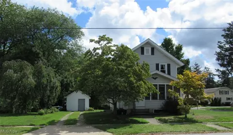 185 Chestnut St, Geneva, OH 44041