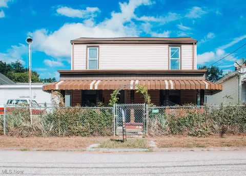 302 Filmore St, New Cumberland, WV 26047