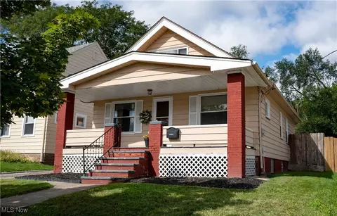 4464 W 53rd St, Cleveland, OH 44144