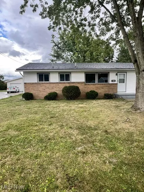 2884 Montgomery, Warren, OH 44485