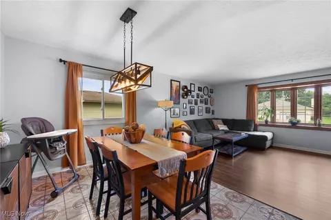 6015 Ely Vista Dr, Parma, OH 44129 photo 9