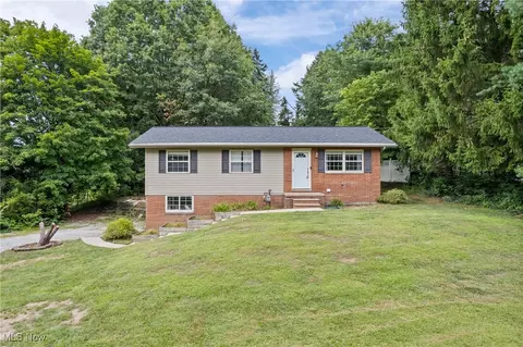 341 Abbyshire Rd, Akron, OH 44319