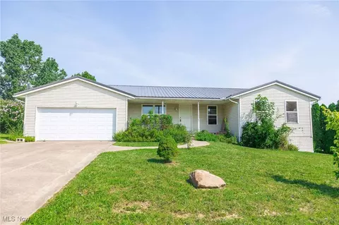 722 King Ridge Dr, Ashland, OH 44805